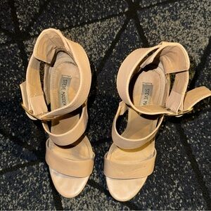 Steve Madden Tan Stiletto Heels Elegant Design
